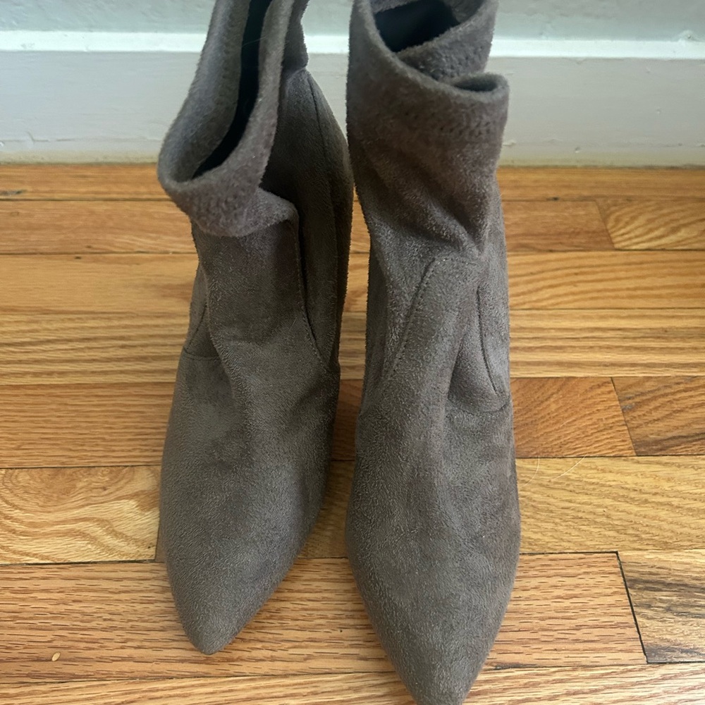Elegant Brown Women's Boots